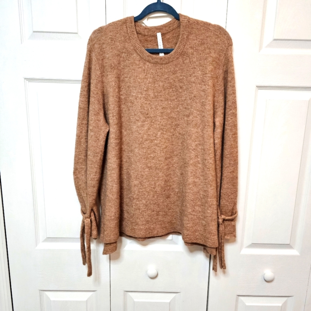 Aritzia babaton sweater L